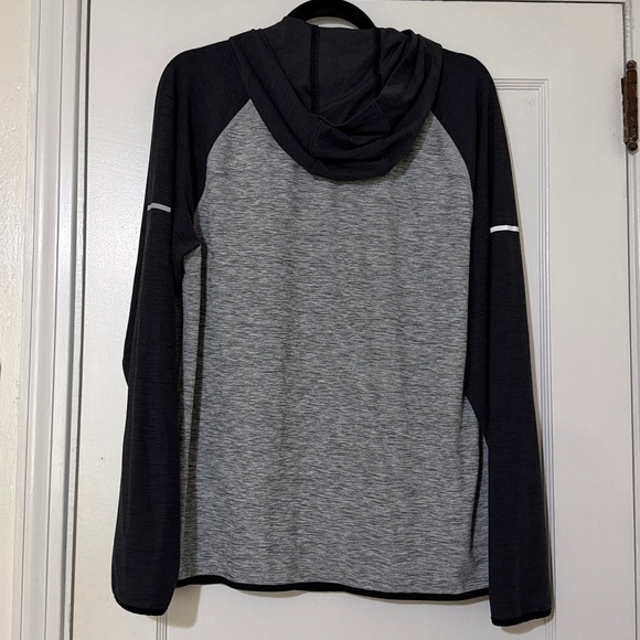 Old Navy Active Pullover - Picture 3 of 3